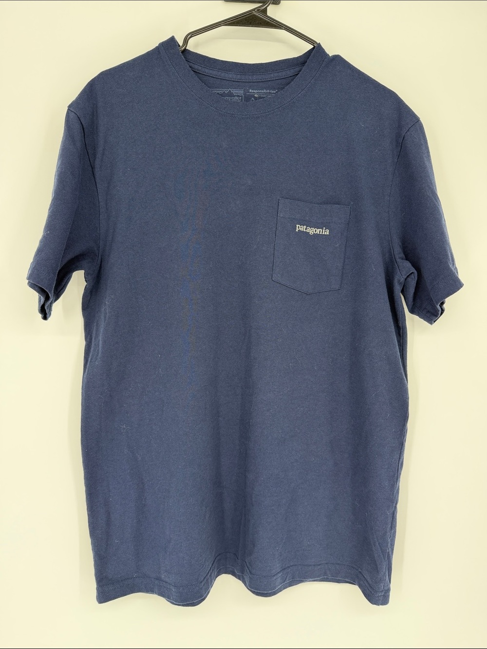 Patagonia Men’s Medium Navy Blue Responsibili-Tee Pocket T-Shirt Line Logo Ridge